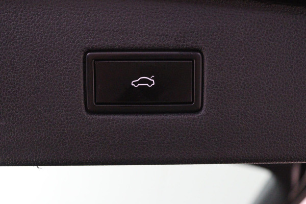 Volkswagen Tiguan 1.5 TSI Comfortline Business (PANORAMADAK, TREKHAAK ELEKT. WEGKLAPBAAR, MASSAGE STOELEN, STOELVERWARMING, CLIMA)