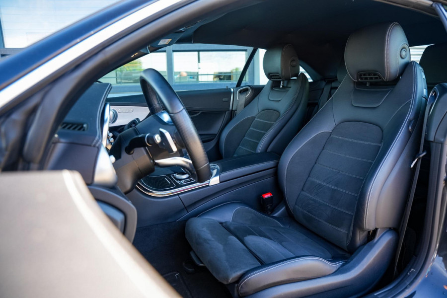 Mercedes-Benz C-Klasse Cabrio 200 AMG Line Airscarf Burmester Multibeam LED Stoelverw. Navigatie 18''LM