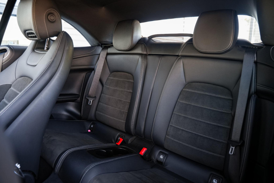 Mercedes-Benz C-Klasse Cabrio 200 AMG Line Airscarf Burmester Multibeam LED Stoelverw. Navigatie 18''LM