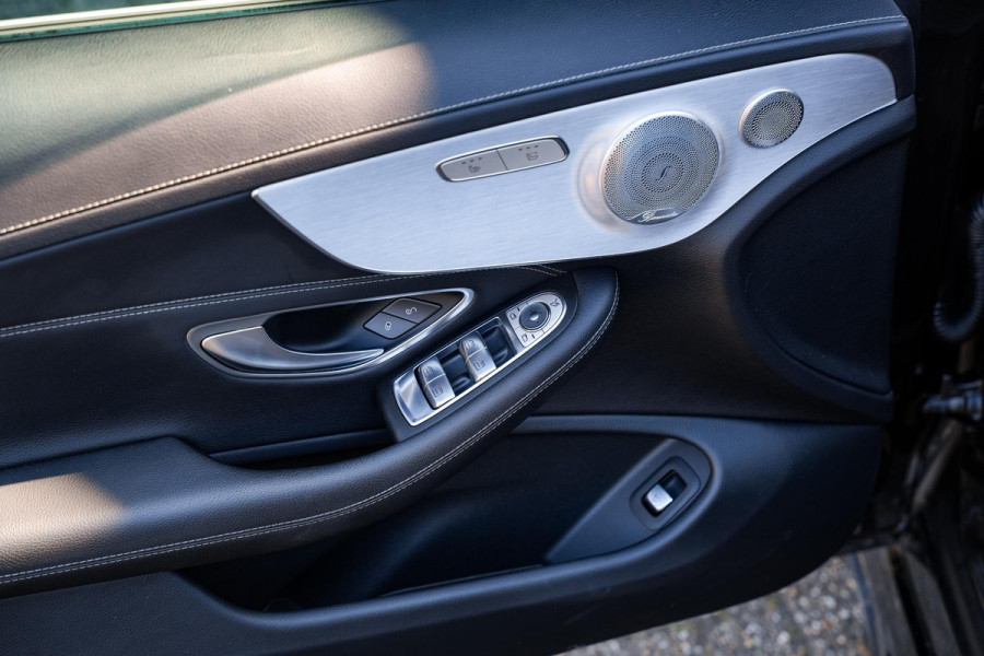 Mercedes-Benz C-Klasse Cabrio 200 AMG Line Airscarf Burmester Multibeam LED Stoelverw. Navigatie 18''LM