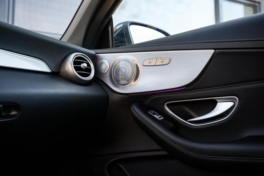Mercedes-Benz C-Klasse Cabrio 200 AMG Line Airscarf Burmester Multibeam LED Stoelverw. Navigatie 18''LM