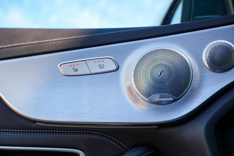 Mercedes-Benz C-Klasse Cabrio 200 AMG Line Airscarf Burmester Multibeam LED Stoelverw. Navigatie 18''LM