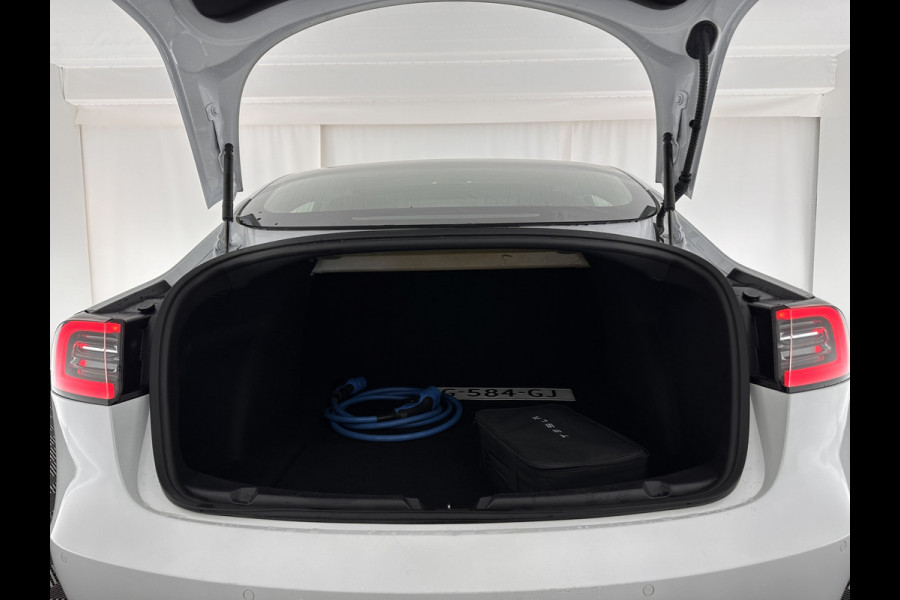 Tesla Model 3 Long Range AWD 75 kWh [ 3-Fase ] (INCL-BTW) Aut. *PANO | AUTO-PILOT | NAPPA-LEATHER | TOWBAR | KEYLESS | FULL-LED | MEMORY-PACK | SURROUND-VIEW | DAB | APP-CONNECT | DIGI-COCKPIT | LANE-ASSIST | COMFORT-SEATS | 18''ALU*