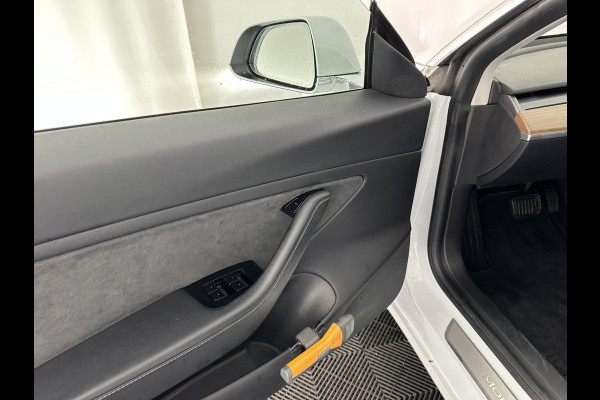Tesla Model 3 Long Range AWD 75 kWh [ 3-Fase ] (INCL-BTW) Aut. *PANO | AUTO-PILOT | NAPPA-LEATHER | TOWBAR | KEYLESS | FULL-LED | MEMORY-PACK | SURROUND-VIEW | DAB | APP-CONNECT | DIGI-COCKPIT | LANE-ASSIST | COMFORT-SEATS | 18''ALU*