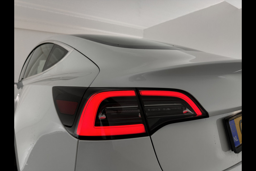 Tesla Model 3 Long Range AWD 75 kWh [ 3-Fase ] (INCL-BTW) Aut. *PANO | AUTO-PILOT | NAPPA-LEATHER | TOWBAR | KEYLESS | FULL-LED | MEMORY-PACK | SURROUND-VIEW | DAB | APP-CONNECT | DIGI-COCKPIT | LANE-ASSIST | COMFORT-SEATS | 18''ALU*