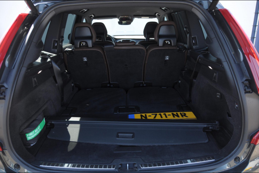 Volvo XC90 T8 390PK Automaat Recharge AWD Inscription / Adaptieve cruise control / BLIS / Parkeersensoren met 360 camera / stoel - en stuurwielverwarming / Standkachel / Trekhaak / Keyless entry / Harman Kardon audio / Elektrische stoelen