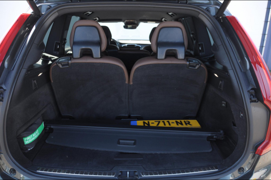 Volvo XC90 T8 390PK Automaat Recharge AWD Inscription / Adaptieve cruise control / BLIS / Parkeersensoren met 360 camera / stoel - en stuurwielverwarming / Standkachel / Trekhaak / Keyless entry / Harman Kardon audio / Elektrische stoelen
