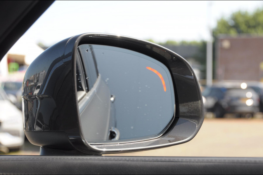 Volvo XC90 T8 390PK Automaat Recharge AWD Inscription / Adaptieve cruise control / BLIS / Parkeersensoren met 360 camera / stoel - en stuurwielverwarming / Standkachel / Trekhaak / Keyless entry / Harman Kardon audio / Elektrische stoelen