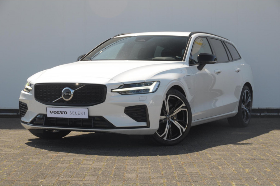 Volvo V60 T6 350PK Automaat AWD Plus Dark / Adaptieve cruise control / BLIS / 19” velgen / Parkeersensoren met camera / Elektrische achterklep / Adaptieve koplampen / Apple carplay / Elektrische stoelen / Harman Kardon Audio / Keyless entry / stoel - en stuurwielverwarming