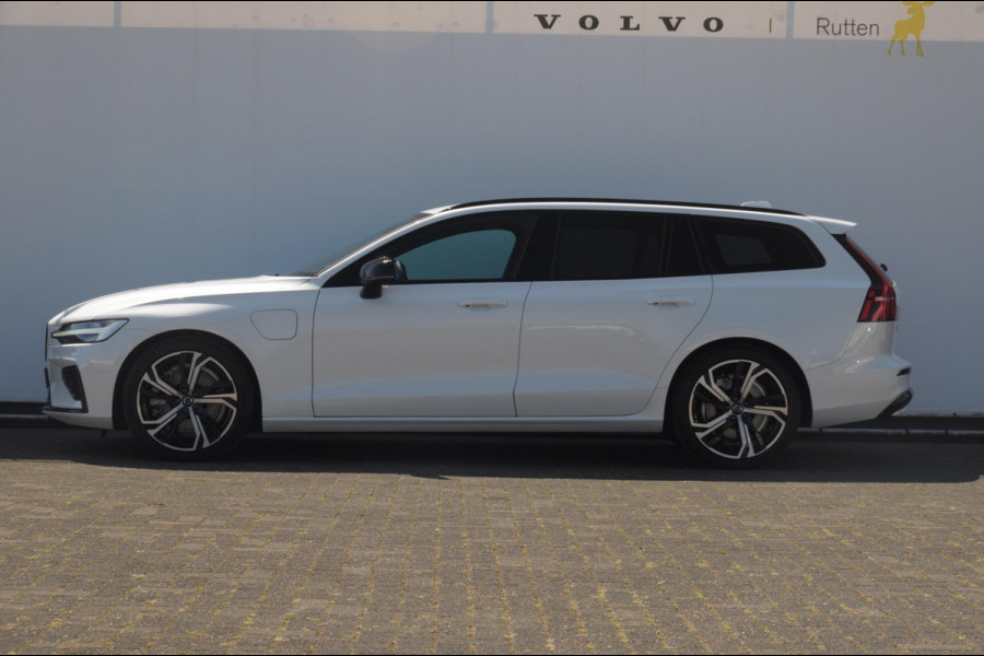 Volvo V60 T6 350PK Automaat AWD Plus Dark / Adaptieve cruise control / BLIS / 19” velgen / Parkeersensoren met camera / Elektrische achterklep / Adaptieve koplampen / Apple carplay / Elektrische stoelen / Harman Kardon Audio / Keyless entry / stoel - en stuurwielverwarming