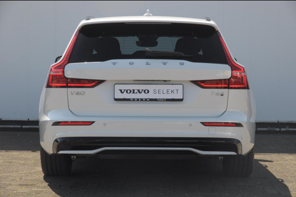 Volvo V60 T6 350PK Automaat AWD Plus Dark / Adaptieve cruise control / BLIS / 19” velgen / Parkeersensoren met camera / Elektrische achterklep / Adaptieve koplampen / Apple carplay / Elektrische stoelen / Harman Kardon Audio / Keyless entry / stoel - en stuurwielverwarming
