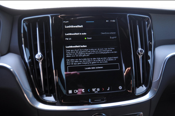 Volvo V60 T6 350PK Automaat AWD Plus Dark / Adaptieve cruise control / BLIS / 19” velgen / Parkeersensoren met camera / Elektrische achterklep / Adaptieve koplampen / Apple carplay / Elektrische stoelen / Harman Kardon Audio / Keyless entry / stoel - en stuurwielverwarming