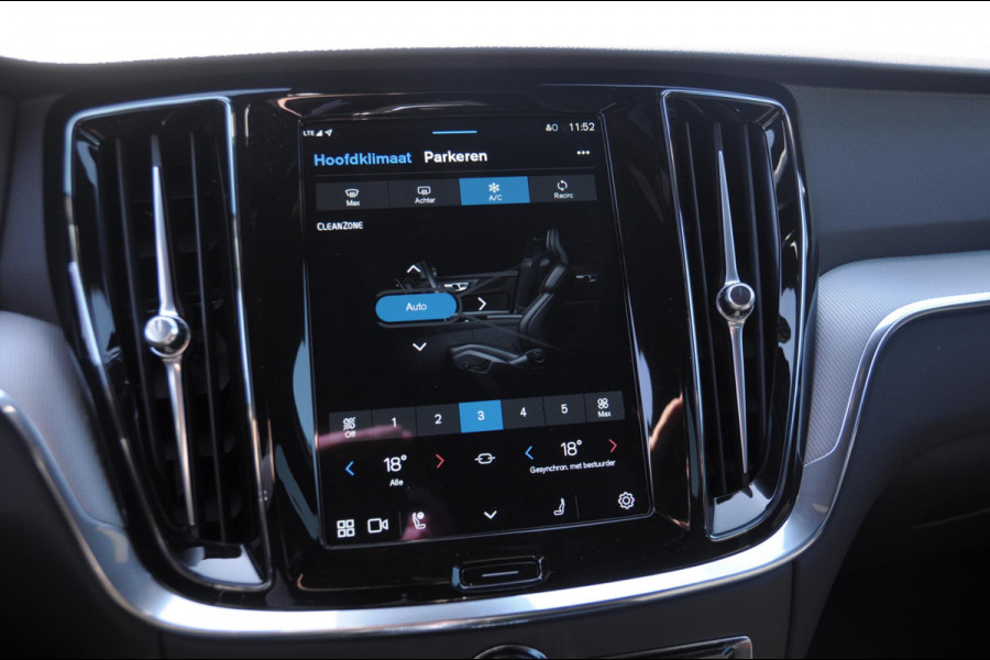 Volvo V60 T6 350PK Automaat AWD Plus Dark / Adaptieve cruise control / BLIS / 19” velgen / Parkeersensoren met camera / Elektrische achterklep / Adaptieve koplampen / Apple carplay / Elektrische stoelen / Harman Kardon Audio / Keyless entry / stoel - en stuurwielverwarming