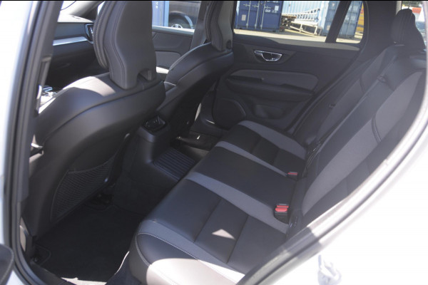 Volvo V60 T6 350PK Automaat AWD Plus Dark / Adaptieve cruise control / BLIS / 19” velgen / Parkeersensoren met camera / Elektrische achterklep / Adaptieve koplampen / Apple carplay / Elektrische stoelen / Harman Kardon Audio / Keyless entry / stoel - en stuurwielverwarming