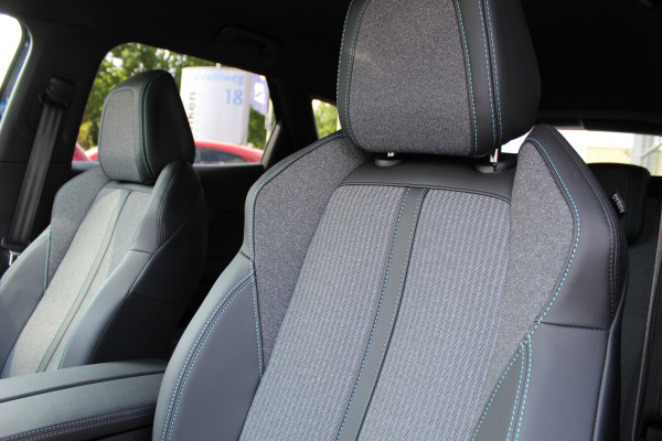 Peugeot 3008 1.6 HYbrid 225 Allure | Navigatie | Winterpack | Led | Camera