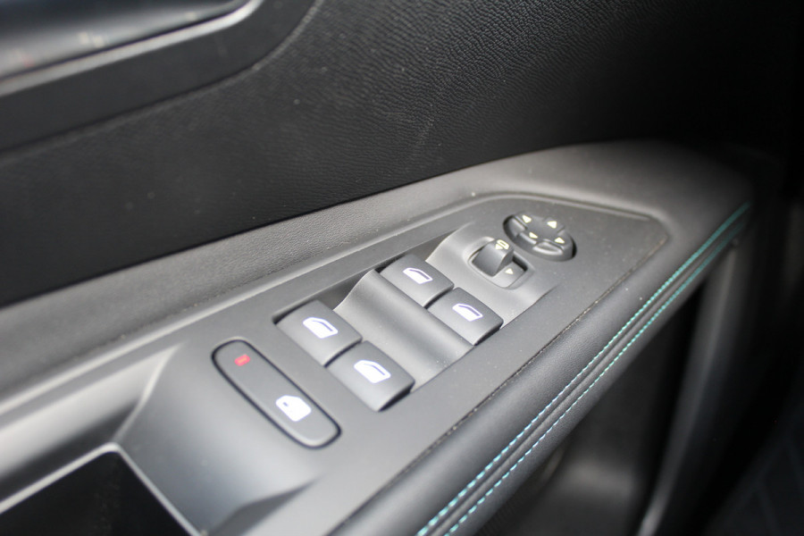 Peugeot 3008 1.6 HYbrid 225 Allure | Navigatie | Winterpack | Led | Camera