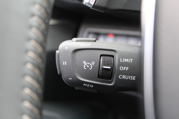 Peugeot 3008 1.6 HYbrid 225 Allure | Navigatie | Winterpack | Led | Camera