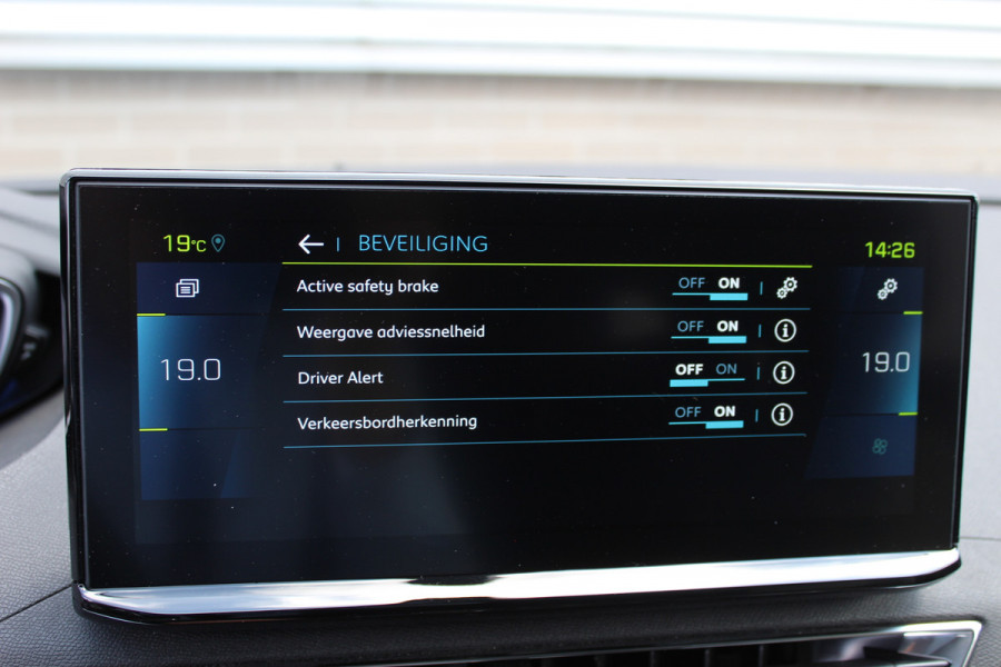 Peugeot 3008 1.6 HYbrid 225 Allure | Navigatie | Winterpack | Led | Camera