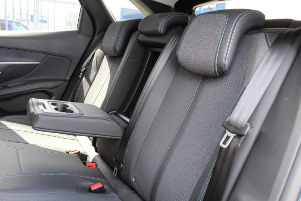 Peugeot 3008 1.6 HYbrid 225 Allure | Navigatie | Winterpack | Led | Camera