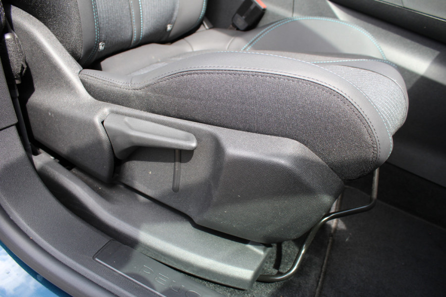 Peugeot 3008 1.6 HYbrid 225 Allure | Navigatie | Winterpack | Led | Camera