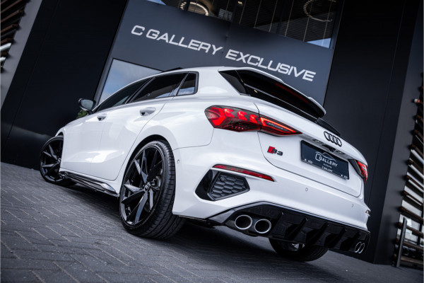 Audi S3 Sportback 2.0 TFSI quattro - Panorama | ACC | Stoelverwarming