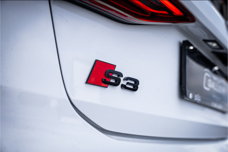 Audi S3 Sportback 2.0 TFSI quattro - Panorama | ACC | Stoelverwarming