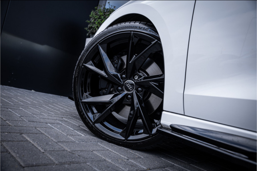 Audi S3 Sportback 2.0 TFSI quattro - Panorama | ACC | Stoelverwarming