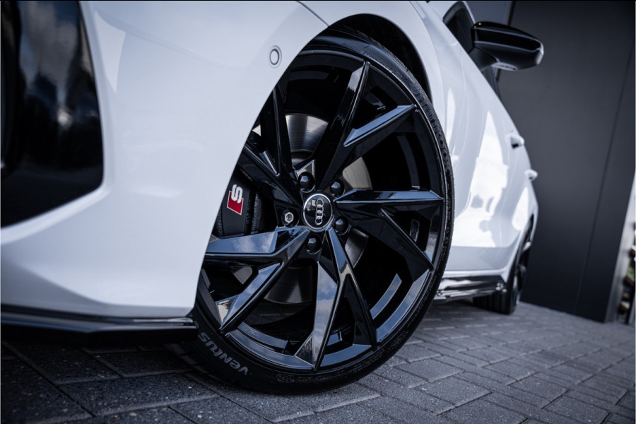 Audi S3 Sportback 2.0 TFSI quattro - Panorama | ACC | Stoelverwarming