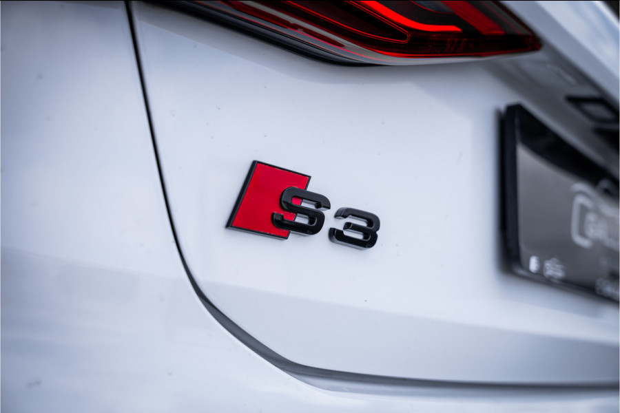 Audi S3 Sportback 2.0 TFSI quattro - Panorama | ACC | Stoelverwarming
