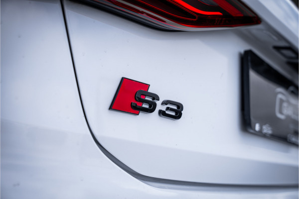 Audi S3 Sportback 2.0 TFSI quattro - Panorama | ACC | Stoelverwarming