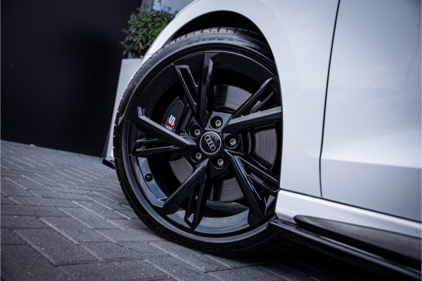 Audi S3 Sportback 2.0 TFSI quattro - Panorama | ACC | Stoelverwarming