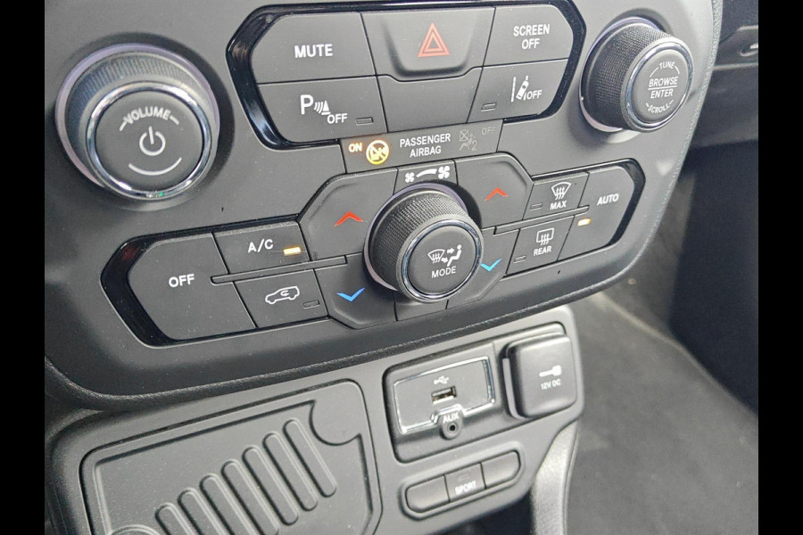 Jeep Renegade 1.3T DDCT Limited | Apple & \Android Carplay | Automaat