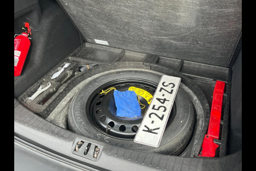 Ford Kuga 1.5 Titanium Styling Pack | 120PK | navigatie | trekhaak