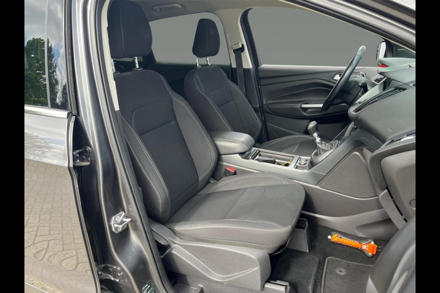 Ford Kuga 1.5 Titanium Styling Pack | 120PK | navigatie | trekhaak