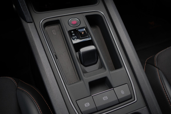 CUPRA Formentor 1.4 e-Hybrid 245 PK VZ Performance PHEV, Kuipstoelen, Groot-Navigatie, Camera, Winterpakket