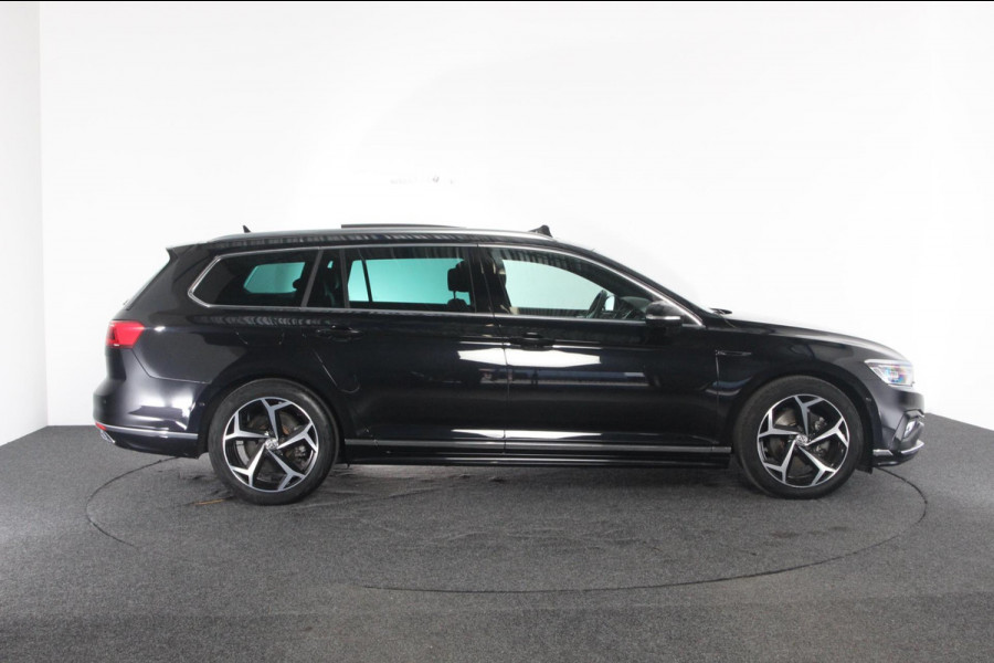 Volkswagen Passat Variant 1.5 TSI Elegance R-line | Org. NL auto | full options.