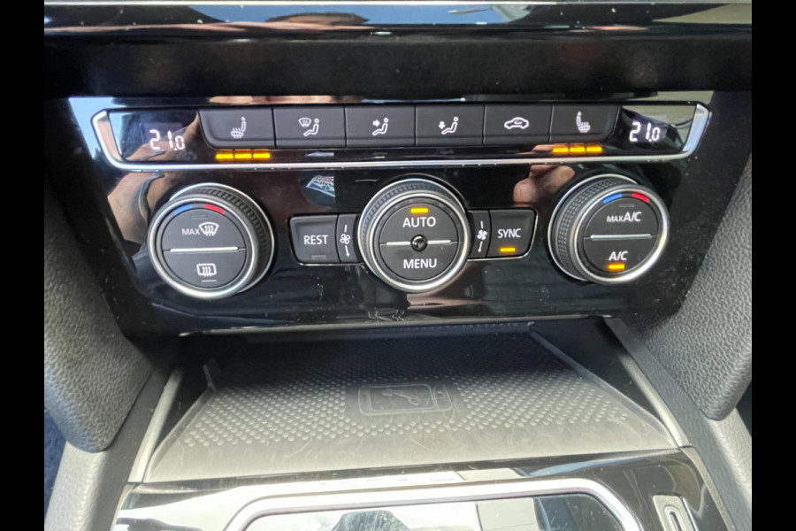 Volkswagen Passat Variant 1.5 TSI Elegance R-line | Org. NL auto | full options.