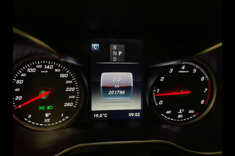 Mercedes-Benz C-Klasse Estate 180 / Pano / Stoelverwarming / Leder / Trekhaak