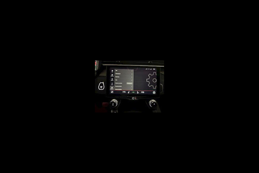 Lynk & Co RS Shadow Edition 01 Trekhaak Pano 360° Navi Adapt cruise 262PK Elekr. Achterklep