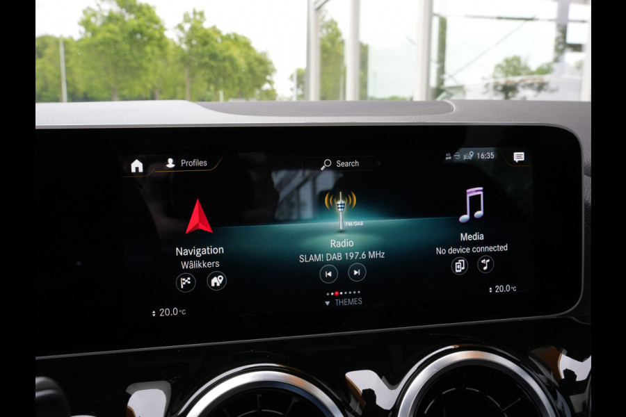 Mercedes-Benz B-Klasse 180 Business Solution AMG Automaat | Panoramadak | Navigatie | LED