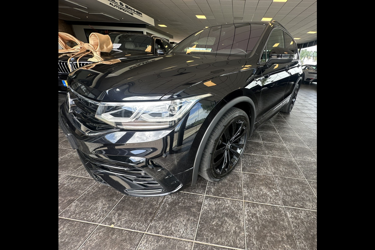 Volkswagen Tiguan 1.5 TSI R-Line Business+ ** Black Style ** 20inch Volkswagen Tiguan 1.5 TSI R-Line Business+ ** Black Style ** 20inch