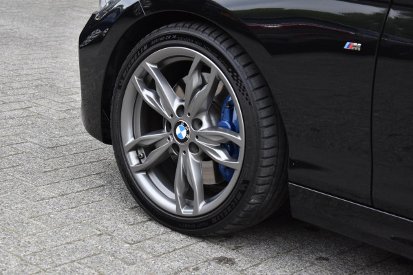 BMW 1-serie M140i xDrive High Executive Pano Camera H/K Leder Elekstoel
