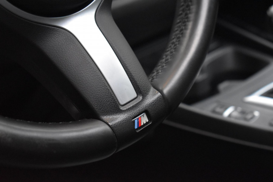 BMW 1-serie M140i xDrive High Executive Pano Camera H/K Leder Elekstoel