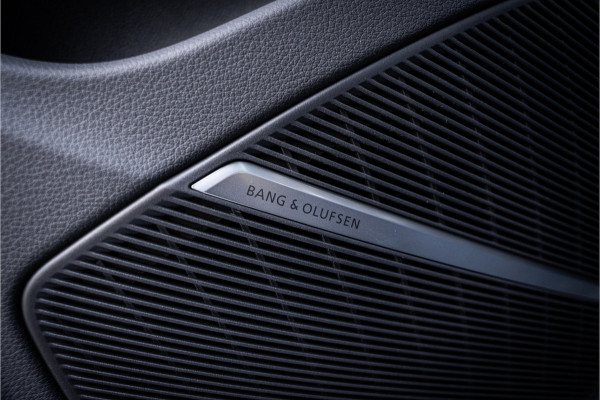 Audi RSQ8 4.0 TFSI quattro - Panorama | B&O | Massage | 360 Camera | ACC