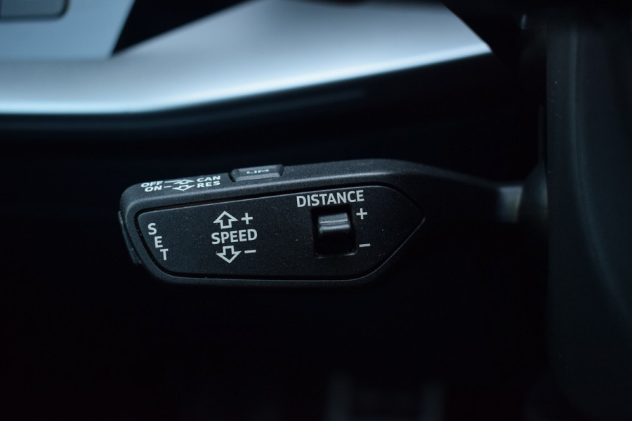 Audi A3 Sportback 45 TFSI e S-line Competition | Pano | Massage | Sfeer | Camera