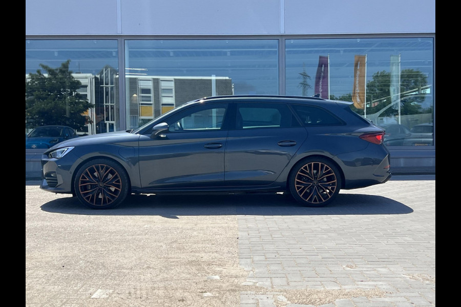 CUPRA Leon Sportstourer 1.4 e-Hybrid VZ Copper Edition PHEV | 244pk | Panoramadak | Adaptieve Cruise | Matrix Led | Stoelverwarming