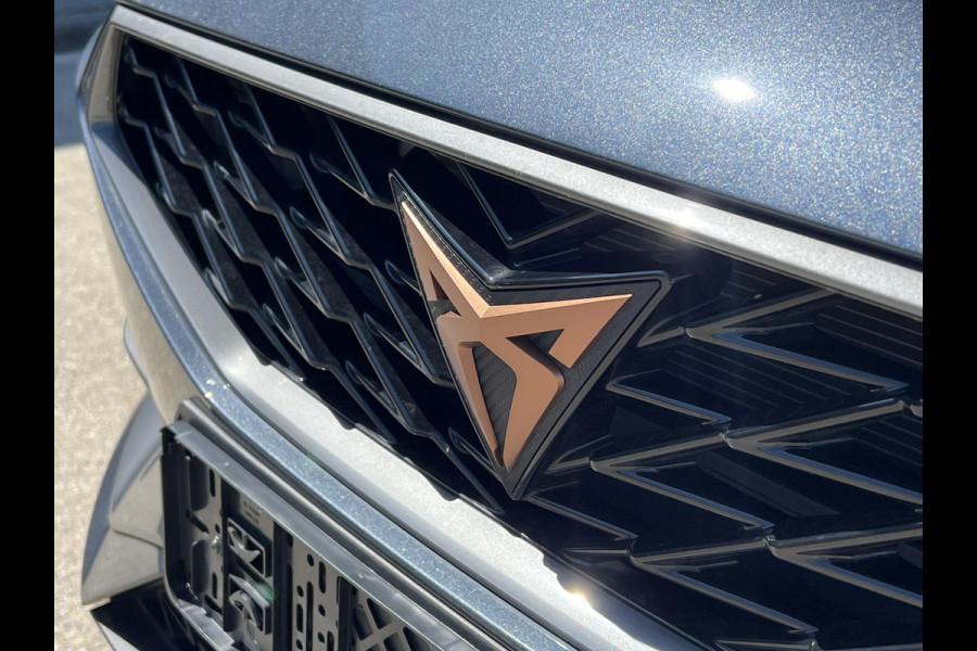 CUPRA Leon Sportstourer 1.4 e-Hybrid VZ Copper Edition PHEV | 244pk | Panoramadak | Adaptieve Cruise | Matrix Led | Stoelverwarming