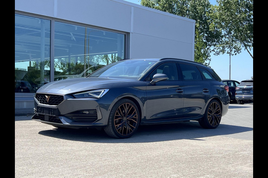 CUPRA Leon Sportstourer 1.4 e-Hybrid VZ Copper Edition PHEV | 244pk | Panoramadak | Adaptieve Cruise | Matrix Led | Stoelverwarming