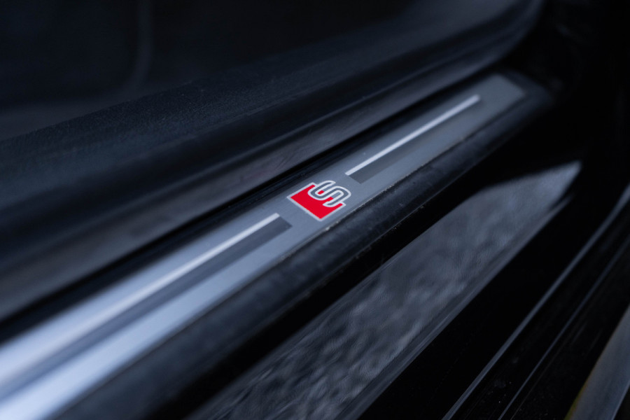 Audi A6 Avant 55 TFSI e Competition Quattro / MTM/ Standkachel/ Cruise Control/ Trekhaak/ Panoramadak/ 270kW