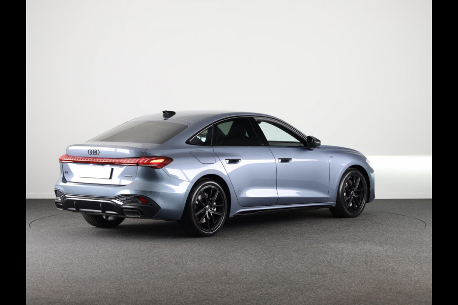 Audi A5 2.0 e-hybrid quattro S edition omgevingscamera's, adaptive cruise control, led achterlichten, privacy glass, optiek pakket zwart plus